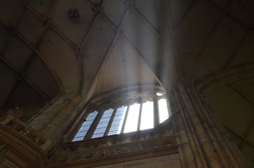 Obraz premium Sonnenstrahlen im Dom