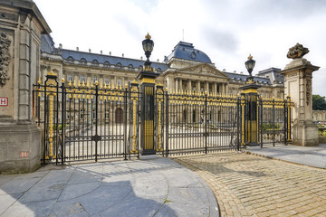 Royal Palace in historical center of Brussels, Belgium © pbombaert