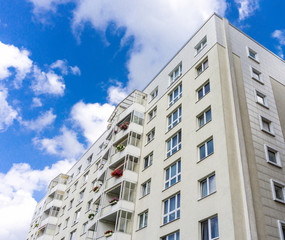 Sanierter Plattenbau