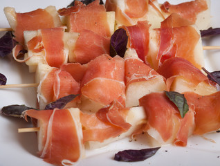 cantaloupe and proscuitto appetizer