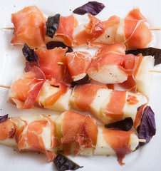 cantaloupe and proscuitto appetizer