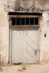Fototapeta na wymiar Old vintage turkish doorway with bars