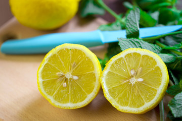 Fototapeta na wymiar Lemon with mint
