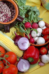 Pannocchia di mais con funghi ,ravanelli e fagioli