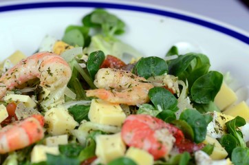 Eissalat mit Scampi