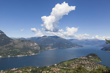 Naklejka na ściany i meble Veduta panoramica del Lago di Como e di Bellagio