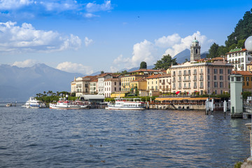 Fototapeta na wymiar Veduta panoramica del Lago di Como e di Bellagio