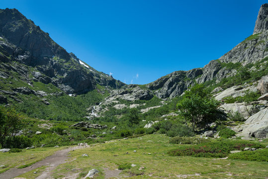 corsica hiking trail