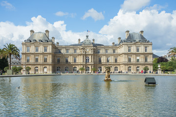 Fototapeta na wymiar Luxembourg Garden(Jardin du Luxembourg) in Paris, France