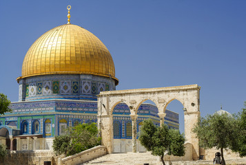 Fototapeta na wymiar Dome of the rock (Women's mosque) - holy place for Muslims