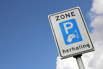 niederländisches Verkehrszeichen: bezahltes Parken-Zone (Wiederholungsschild)