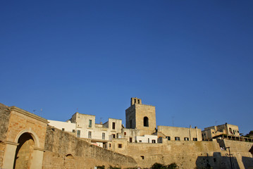 Obraz premium VISTA DELLE MURA DI OTRANTO IN PUGLIA AL TRAMONTO