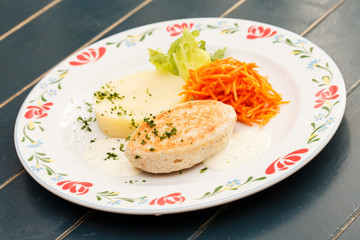 chicken cutlet with mashed potatoes