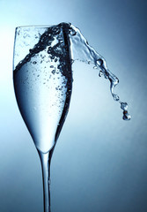 glass of water splashes
