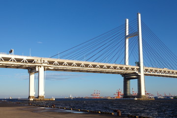 Fototapeta na wymiar Yokohama bay bridge