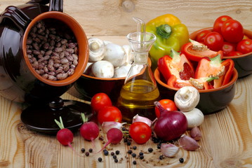 Fagioli con pepeproni e funghi