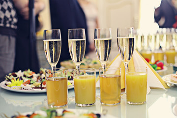 restaurant serving juice champagne glasses