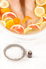 Fussbad mit ätherischen Ölen