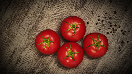 Czerwone, soczyste pomidory - obrazy, fototapety, plakaty
