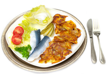 Hering mit Bratkartoffeln