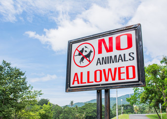 no pets allowed sign  in the park