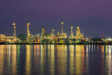 Obraz na płótnie Canvas Oil refinery factory at twilight Bangkok Thailand.