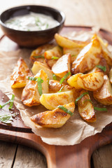 baked potato wedges with yogurt dip