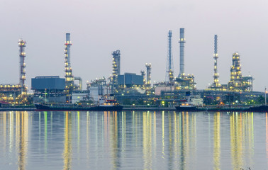 Fototapeta na wymiar Oil refinery factory at twilight Bangkok Thailand.