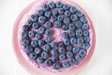Eistorte mit Heidelbeeren