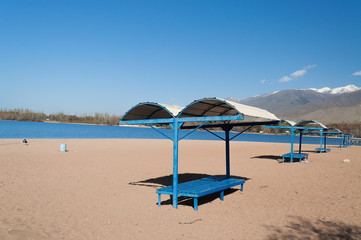 Fototapeta na wymiar Empty beach at Issyk-Kul Lake