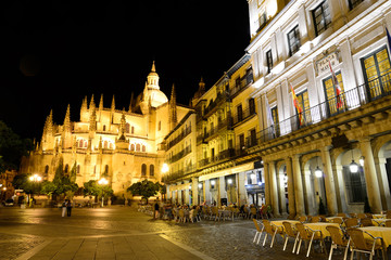 Fototapeta na wymiar St. Mary's Cathedral and Plaza Mayor of Segovia.