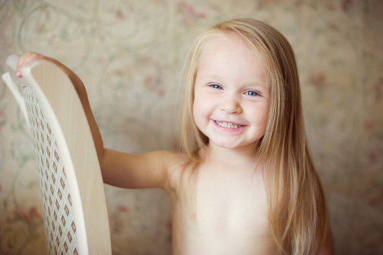 little girl naked 