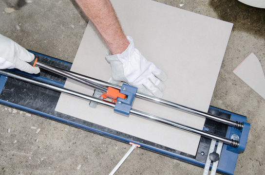 Tiler using a tile cutter