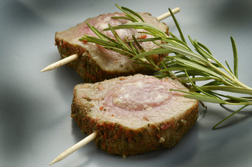 Medaglioni di vitello farciti Stuffed veal medallions 米兰世博会2015年