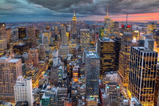 Fototapeta Paesaggio urbano di new york con grattacieli