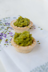 Mini tarts with broccoli puree