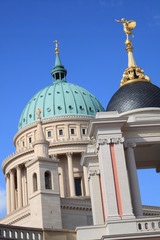 Fototapeta na wymiar Potsdamer Kuppeln am Alten Markt