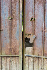Vieus portaille rouillé