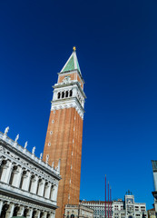 Fototapeta na wymiar Italien, Venedig. Markusplatz und Campanile