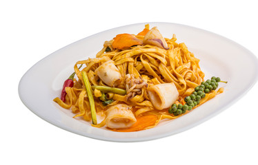 Fried noodles with calamari
