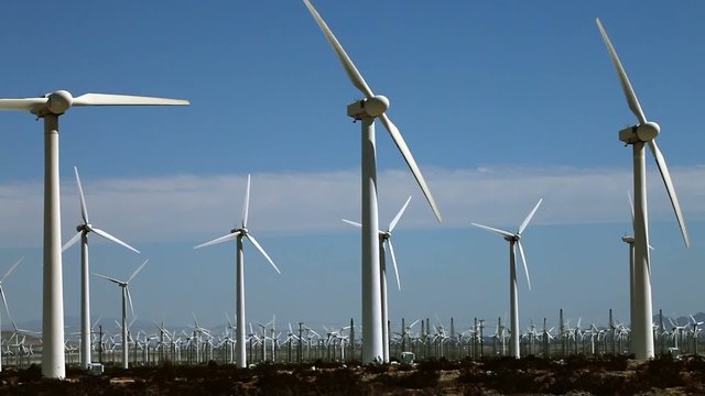 立ち並ぶ風力発電機_10