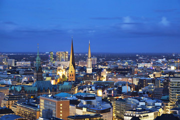 Fototapeta na wymiar Aerial view on Hamburg from church of Saint Michael