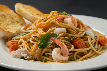 spaghetti with shrimp