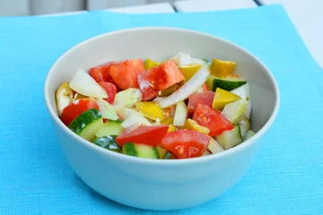 Gardinen leckerer würziger Salat © trinetuzun