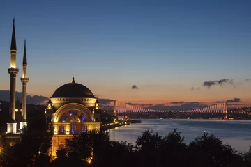 Foto op Canvas Istanbul - Dolmabahçe Mosque and Bridge © mystique