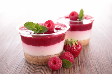 raspberry cheesecake or tiramisu