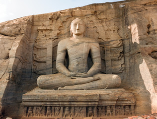 Gal Vihara, Buddha statue
