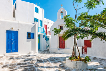 Small square in Mykonos - obrazy, fototapety, plakaty