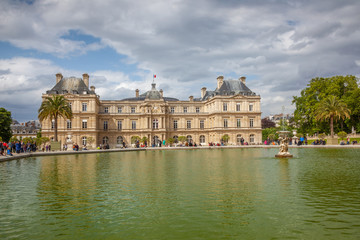 Fototapeta na wymiar Palais du Luxembourg, Jardin du Luxembourg, Paris