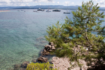 Statki na morzu, wybrzeże Chorwacji